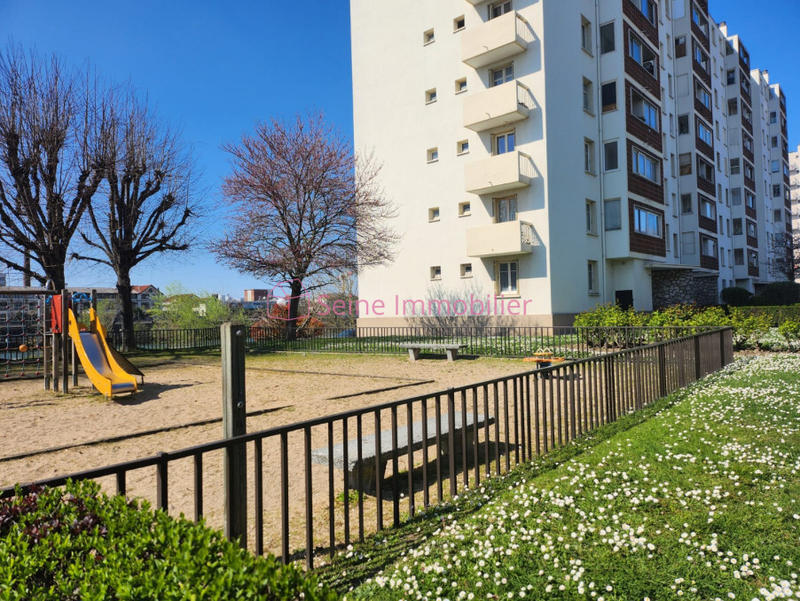 Appartement - 64 m² - 4 pièces