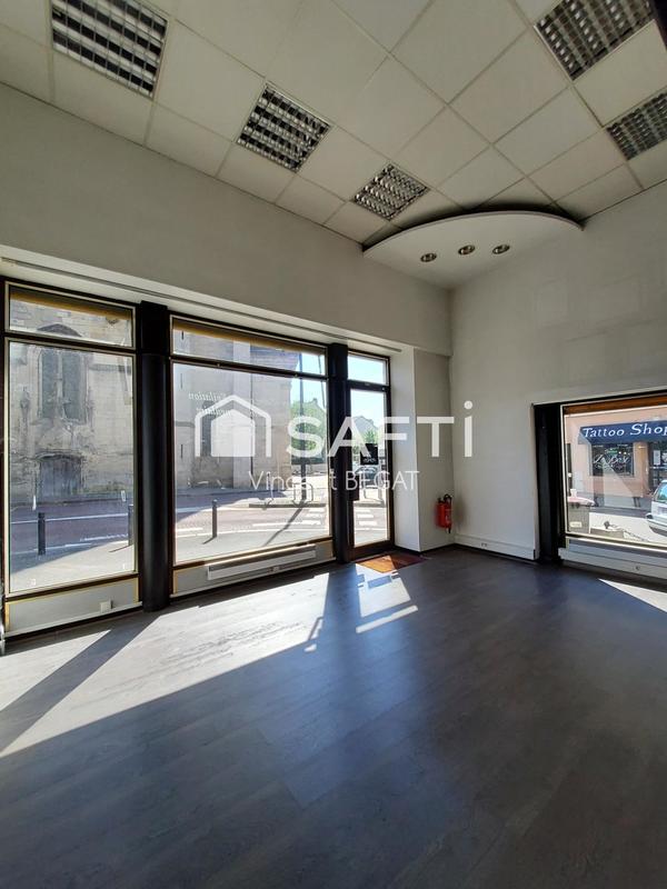 Local commercial - 70 m² - 4 pièces