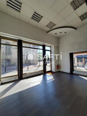 Local commercial - 70 m² - 4 pièces