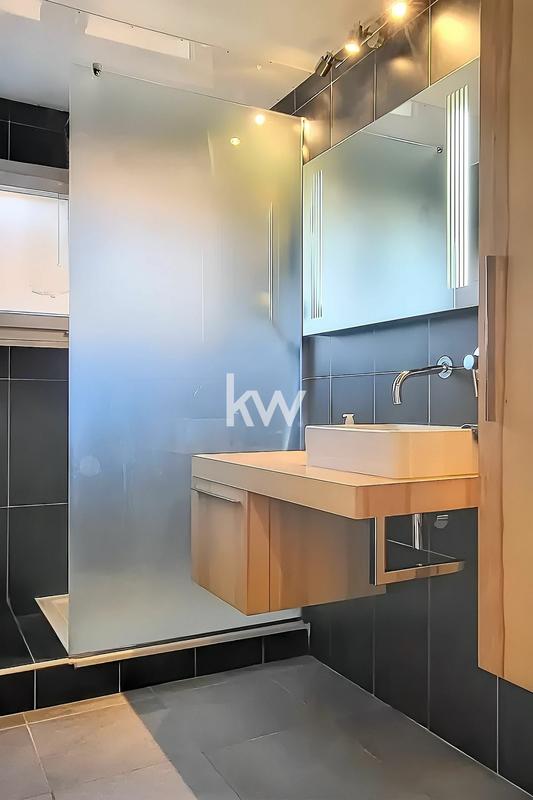 Appartement - 97 m² - 4 pièces