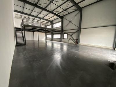 Local commercial - 288 m² - 1 pièce