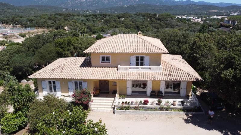Villa - 200 m² - 7 pièces