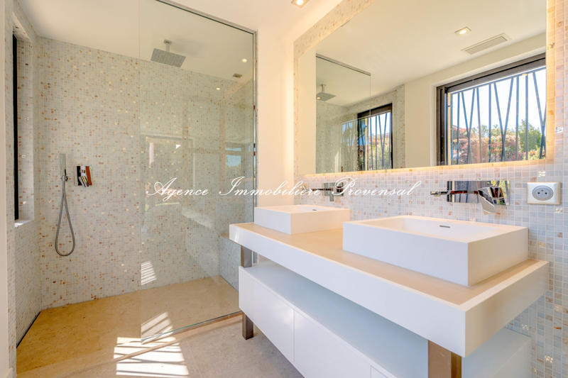 Villa - 370 m² - 7 pièces