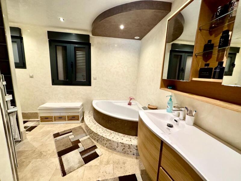 Maison - 110 m² - 3 pièces