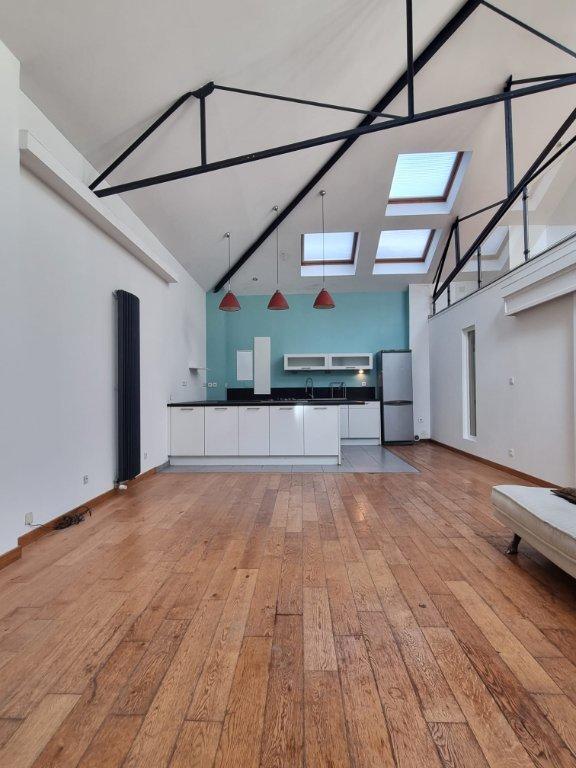 Loft - 117 m² - 4 pièces