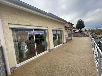 Maison traditionnelle - 143 m² - 6 pièces