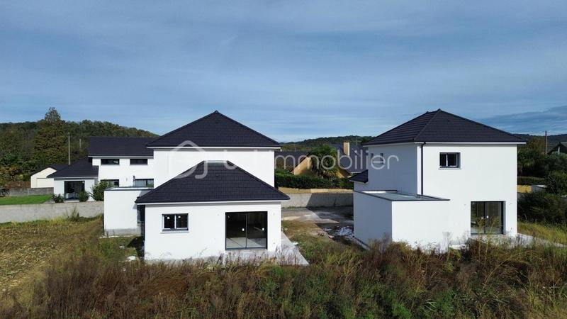 Maison - 105 m² - 5 pièces