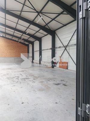 Entrepôt - 850 m²