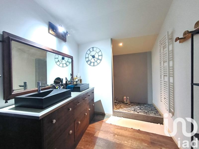 Maison - 326 m² - 9 pièces