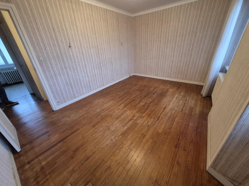 Maison - 99 m² - 6 pièces