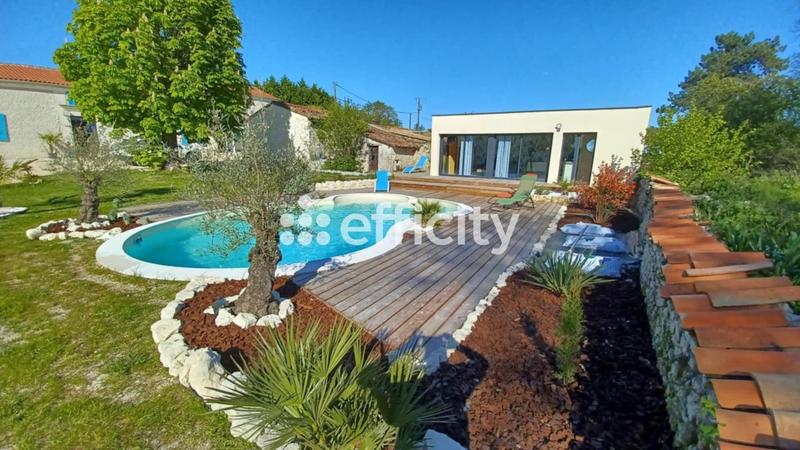 Maison - 470 m² - 10 pièces