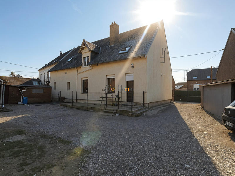 Maison - 220 m² - 7 pièces