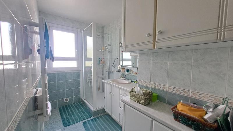 Appartement - 94 m² - 5 pièces