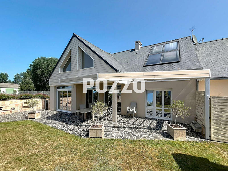 Maison - 210 m² - 8 pièces