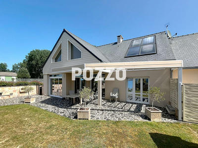 Maison - 210 m² - 8 pièces
