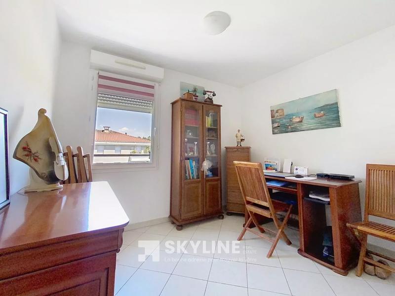 Appartement - 80 m² - 4 pièces