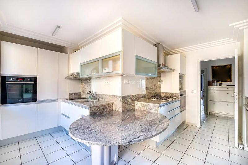 Appartement - 135 m² - 6 pièces