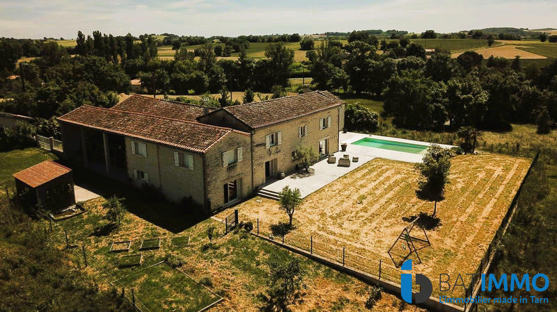 Maison - 308 m² - 8 pièces