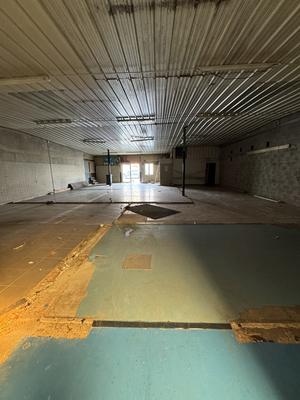 Local commercial - 241 m²