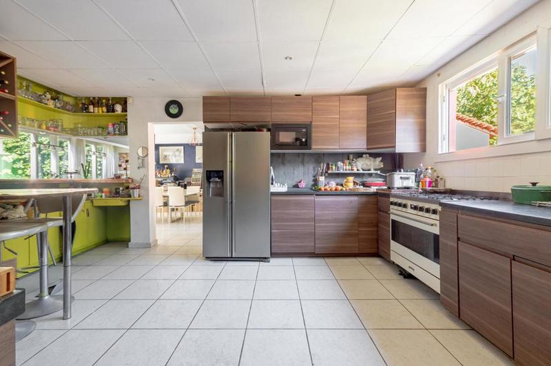 Propriété - 800 m² - 10 pièces