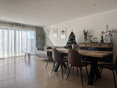 Maison - 83 m² - 4 pièces