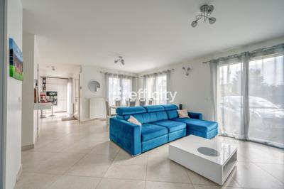 Maison - 110 m² - 4 pièces