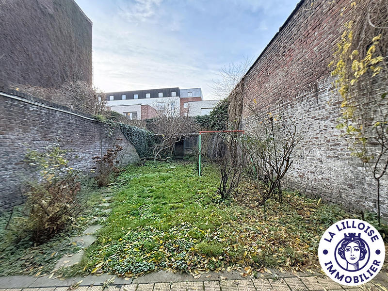 Maison - 260 m² - 8 pièces