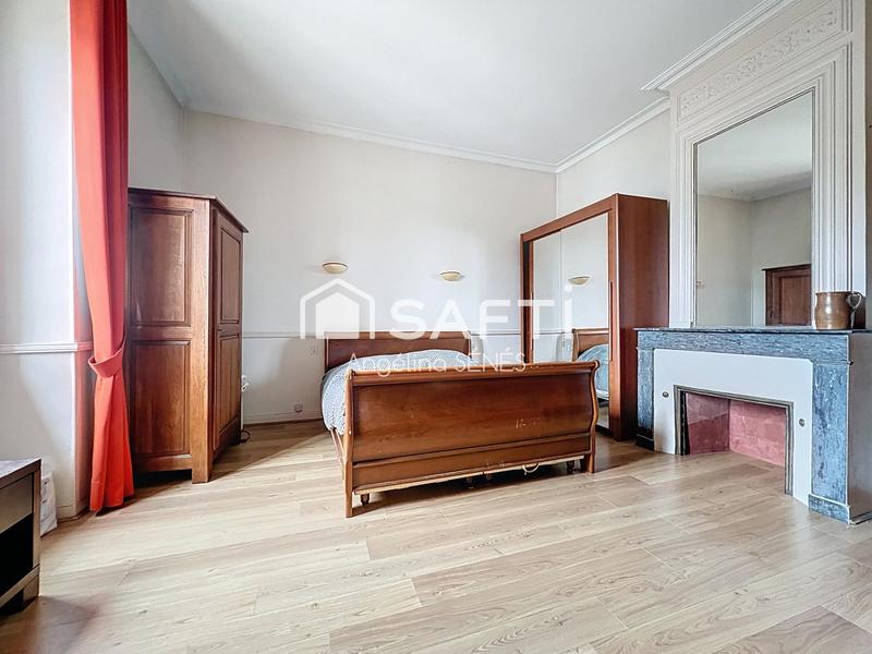 Maison - 228 m² - 8 pièces