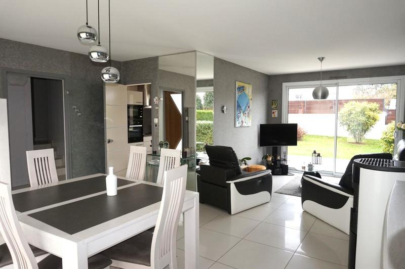 Maison - 91 m² - 5 pièces