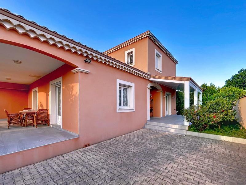 Maison - 176 m² - 5 pièces