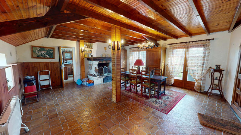 Maison - 169 m² - 10 pièces