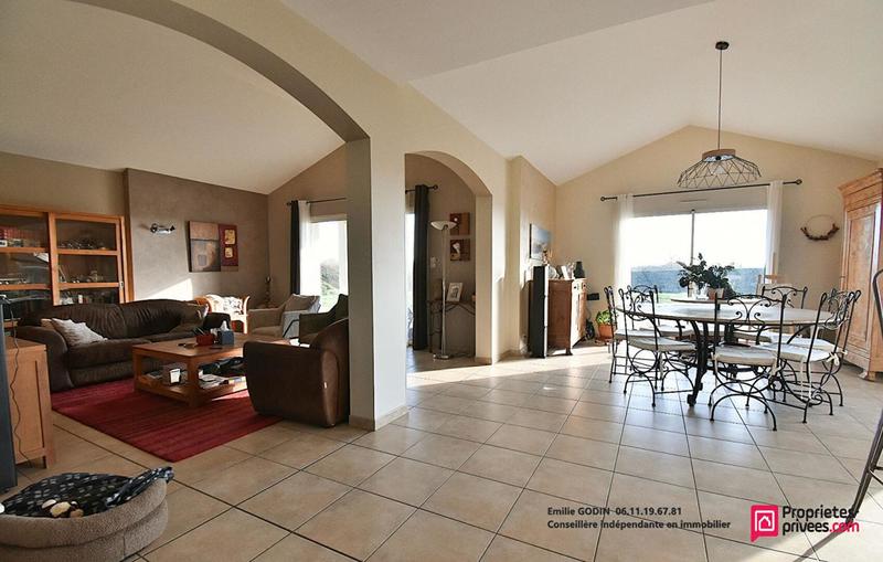 Maison - 217 m² - 8 pièces