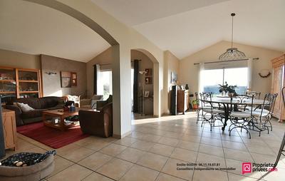 Maison - 217 m² - 8 pièces