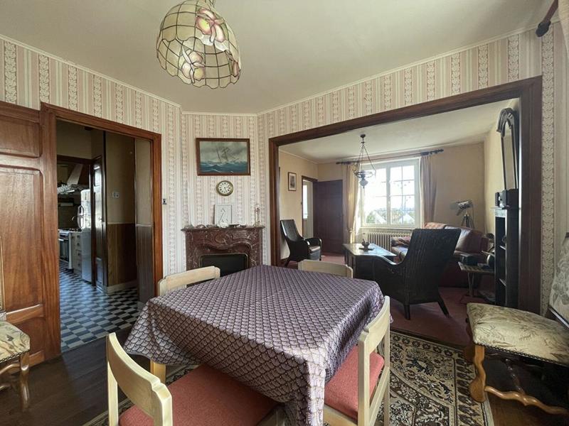 Maison - 94 m² - 5 pièces