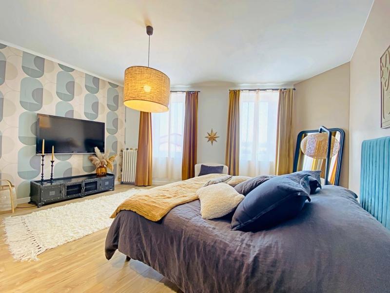 Maison - 210 m² - 6 pièces