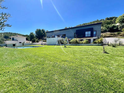 Maison - 277 m² - 6 pièces