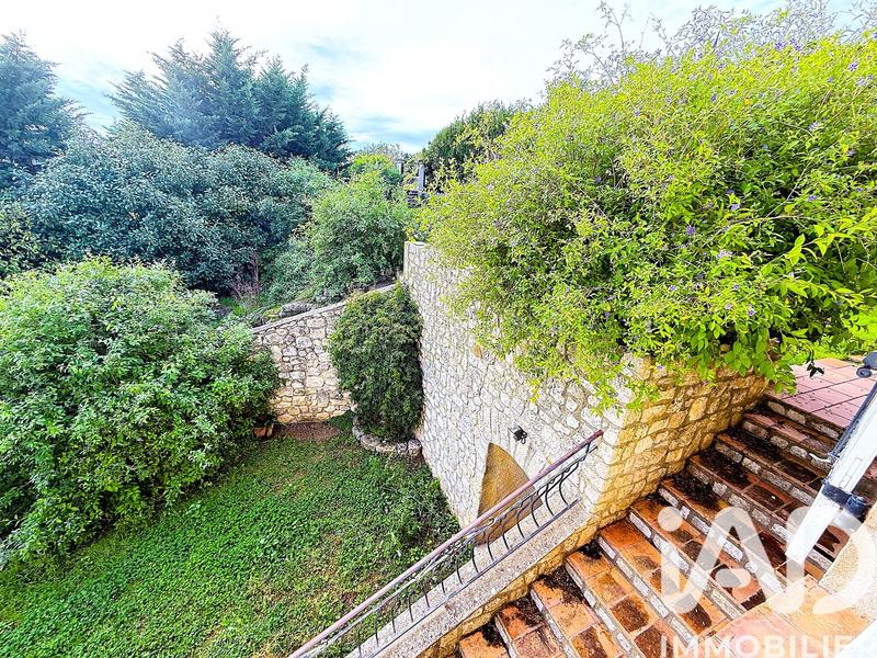 Maison - 240 m² - 10 pièces