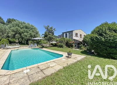 Maison - 166 m² - 6 pièces