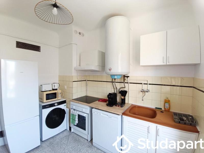 Chambre - 9 m² - 1 pièce