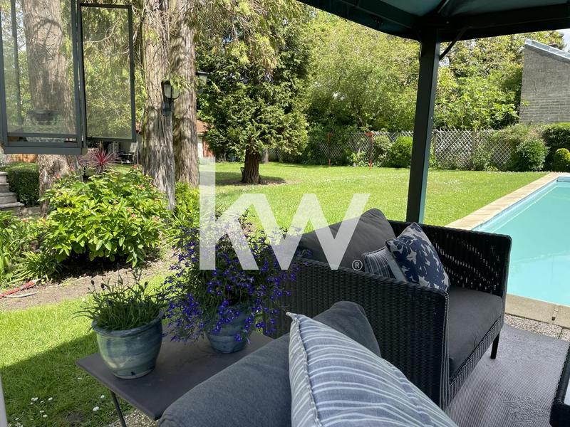 Maison - 180 m² - 8 pièces