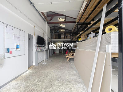 Local d'activités - 242 m²