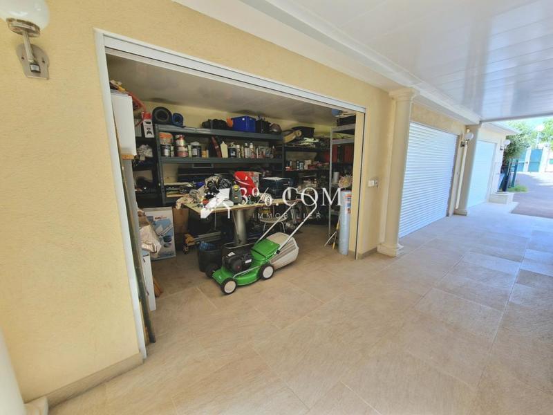 Villa - 300 m² - 15 pièces