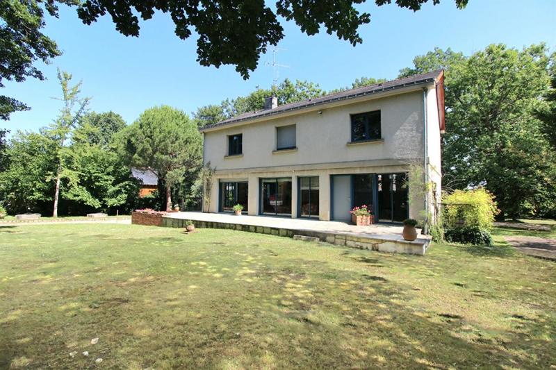 Maison - 227 m² - 8 pièces