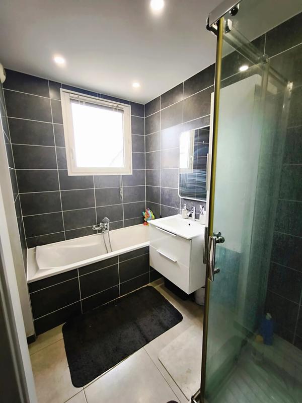 Appartement - 95 m² - 5 pièces