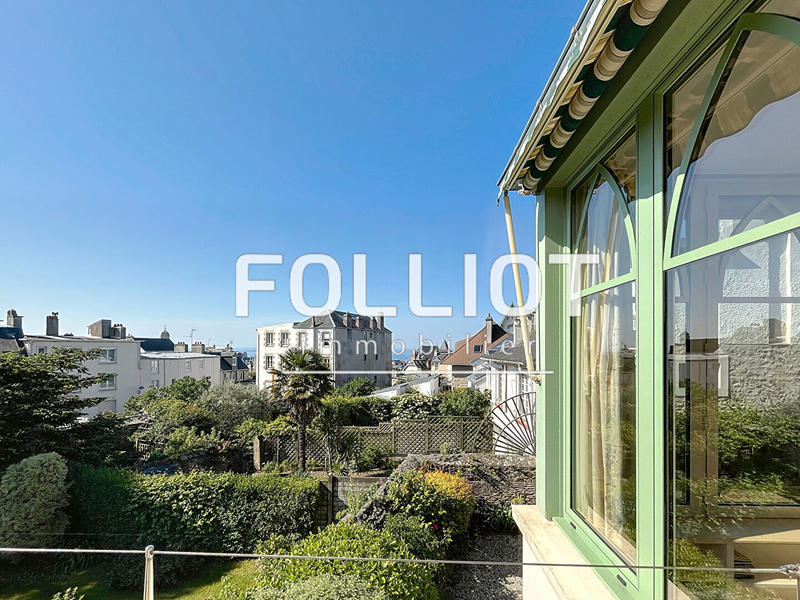 Maison - 187 m² - 8 pièces