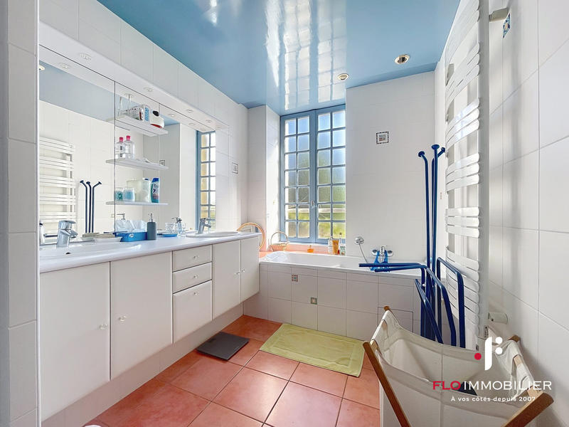 Maison ancienne - 328 m² - 8 pièces