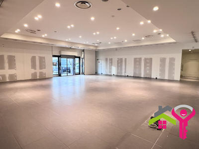 Local commercial - 250 m² - 3 pièces