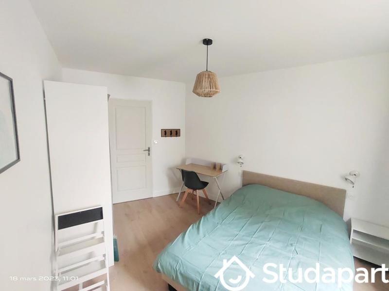 Chambre - 13 m² - 1 pièce