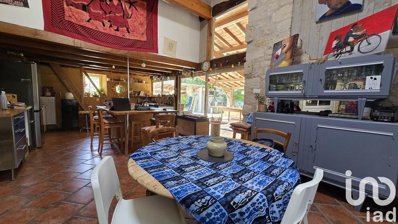 Maison - 203 m² - 6 pièces