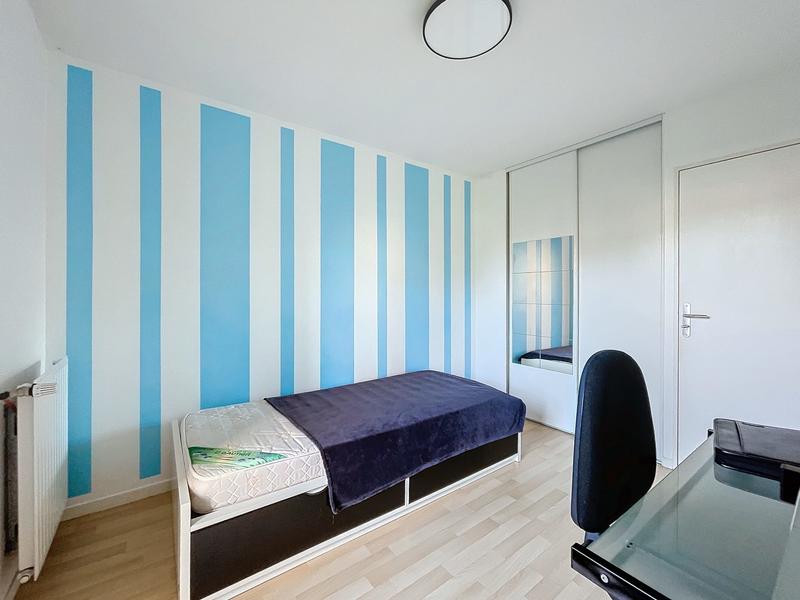 Appartement - 80 m² - 5 pièces